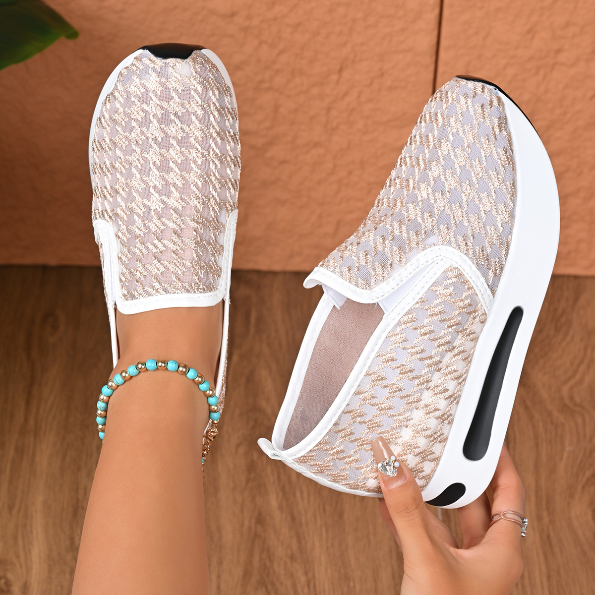 Embroidery Pattern - Women Sneakers Women Floral Pattern Round