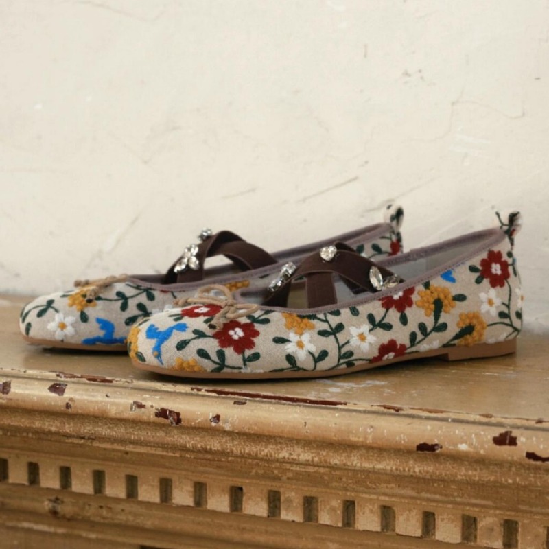 Embroidery Flower Ballet Flats - Embroidery Design のレビューと価格