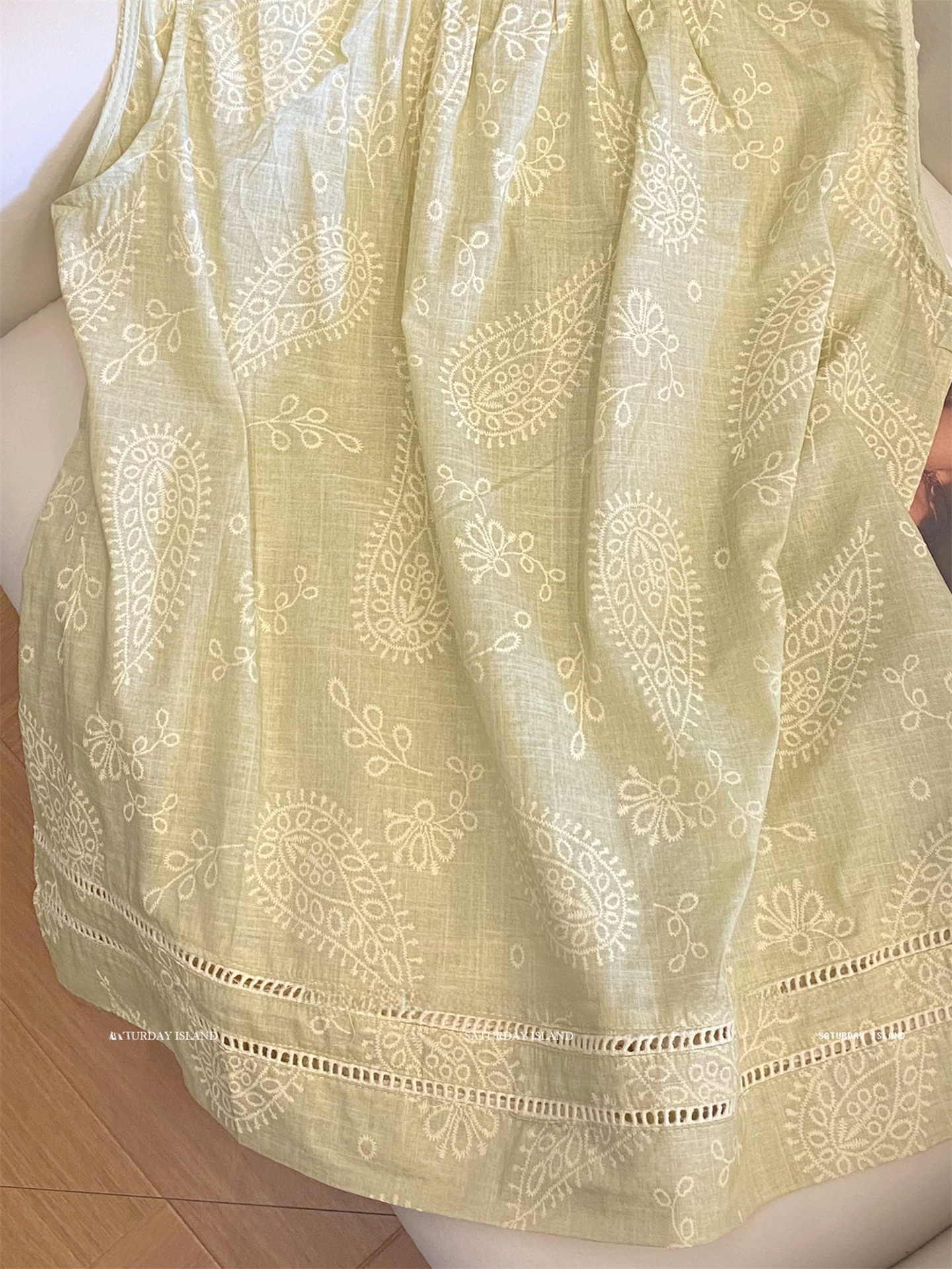 Korean Design round Neck Sleev - Embroidery Unique Design のレビューと価格