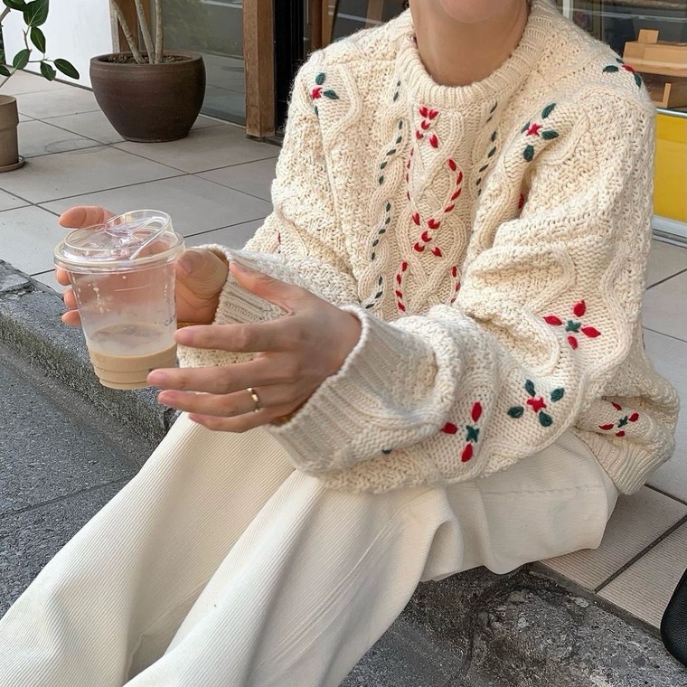 Korean Style round Neck Long S - Embroidery Unique Design のレビューと価格