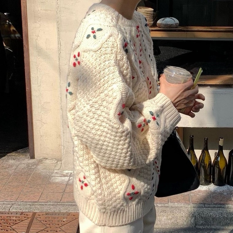 Korean Style round Neck Long S - Embroidery Unique Design のレビューと価格