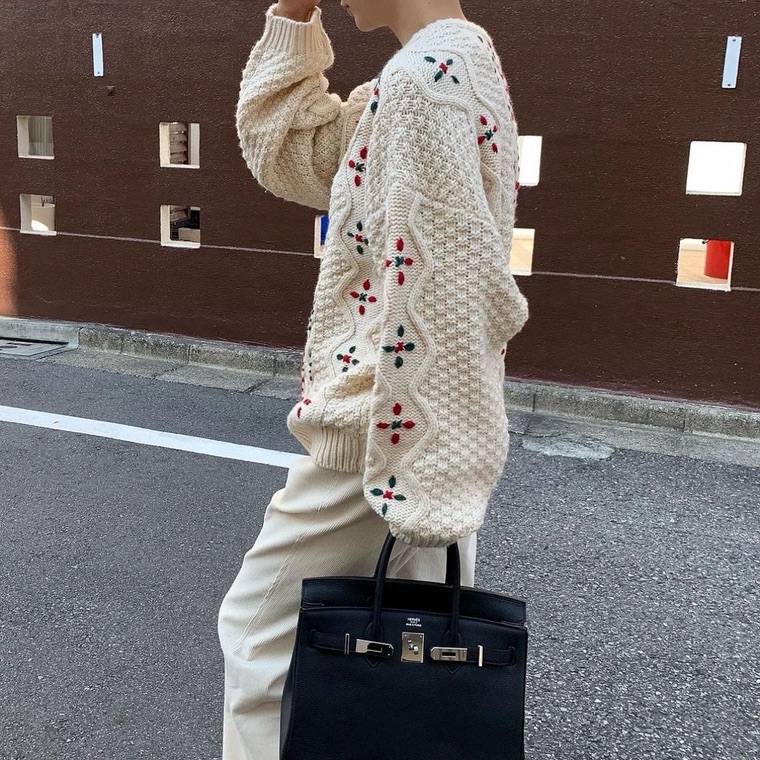 Korean Style round Neck Long S - Embroidery Unique Design のレビューと価格