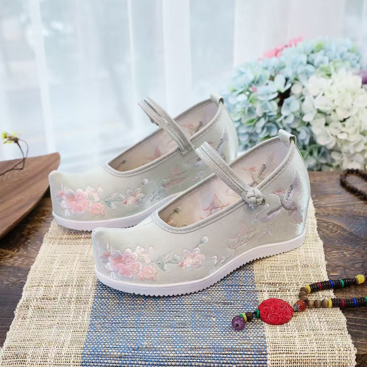 Women Increased Internal Embro - Embroidery Red のレビューと価格