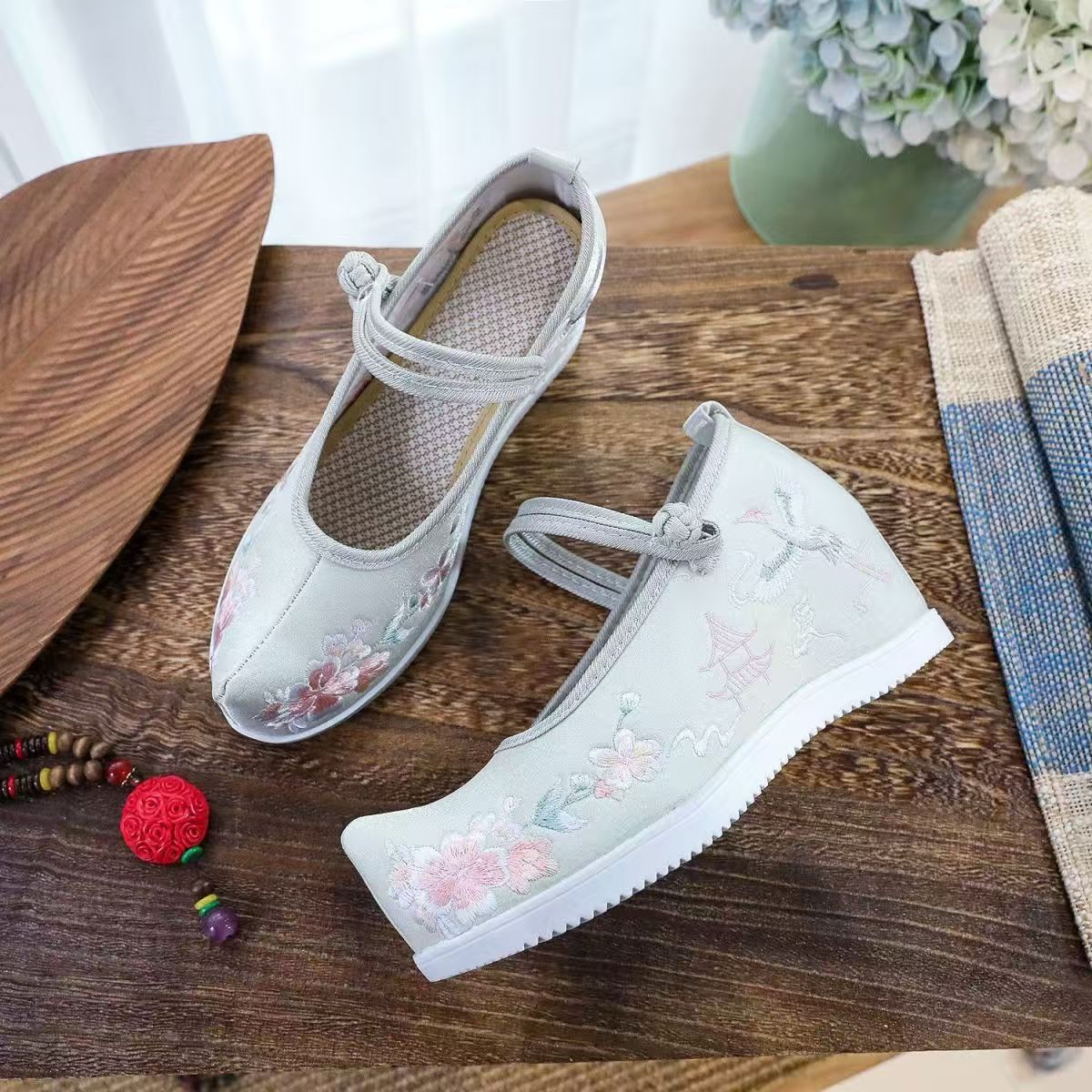 Women Increased Internal Embro - Embroidery Red のレビューと価格